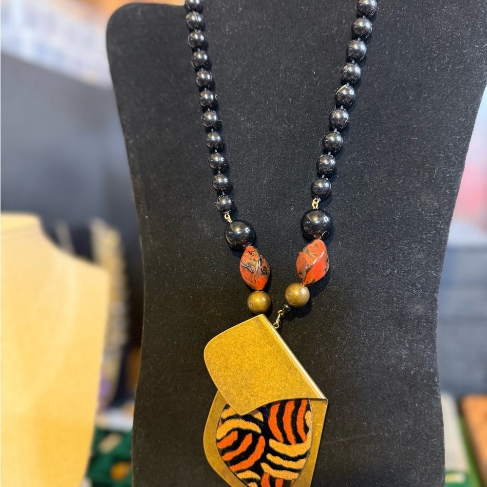 Gold and Black Pendant Necklace - Picture 7 of 9